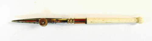 Ruling Pen / Tiralneas