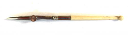 Ruling Pen / Tiralnea con aguja